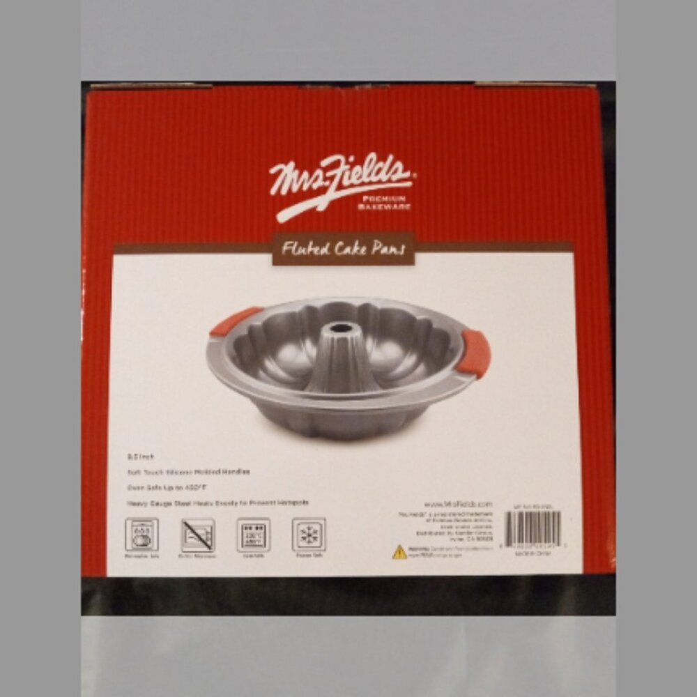 Mrs. Fields Fluted Cake Pans 2 Piece Premium 9.5" Bakeware